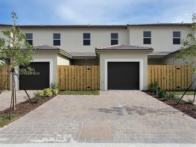 Дом в аренду по адресу 26430 SW 148th Ct 26430 - фото 7462141