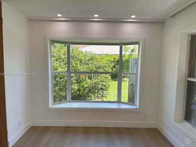 Продажа дома по адресу 708 SE 3rd Ave Ext 201 - фото 6930076