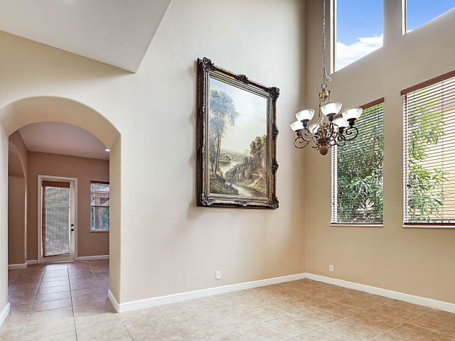 Дом в аренду по адресу 748 Cresta Circle - фото 6929940