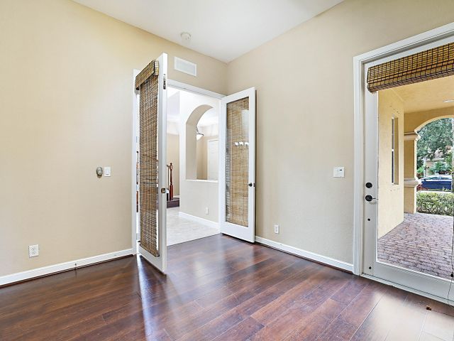 Дом в аренду по адресу 748 Cresta Circle - фото 6929941