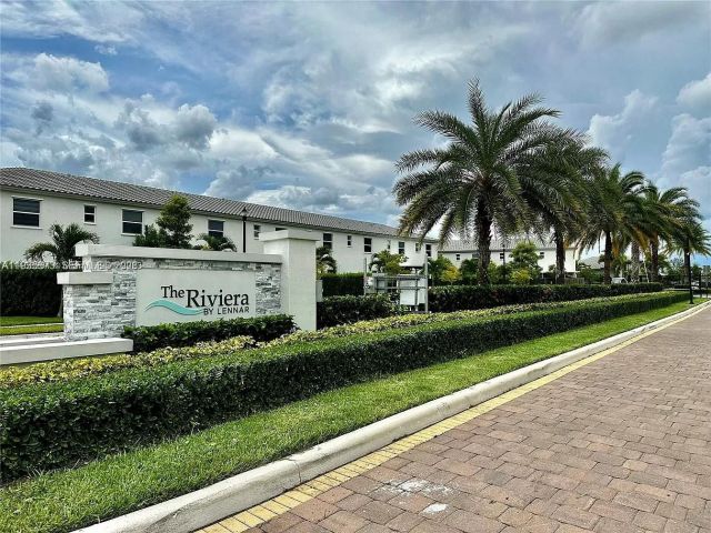 Дом в аренду по адресу 2661 SE 10th St 2661 - фото 7454941