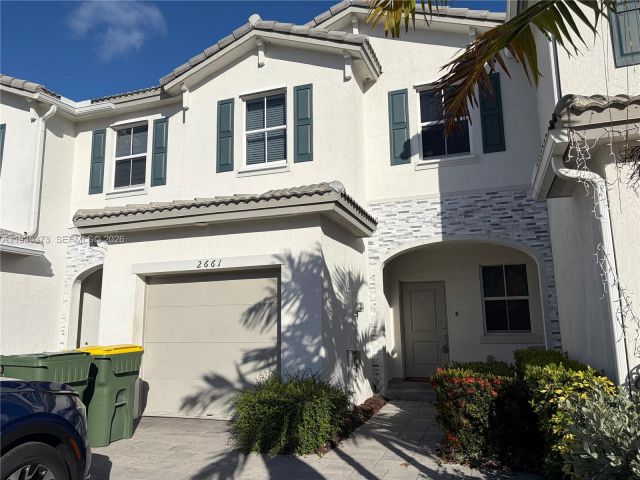 Дом в аренду по адресу 2661 SE 10th St 2661 - фото 7454942