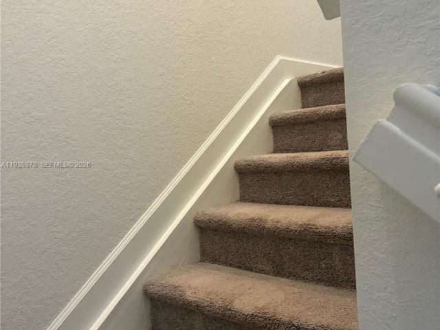 Дом в аренду по адресу 2661 SE 10th St 2661 - фото 7454947