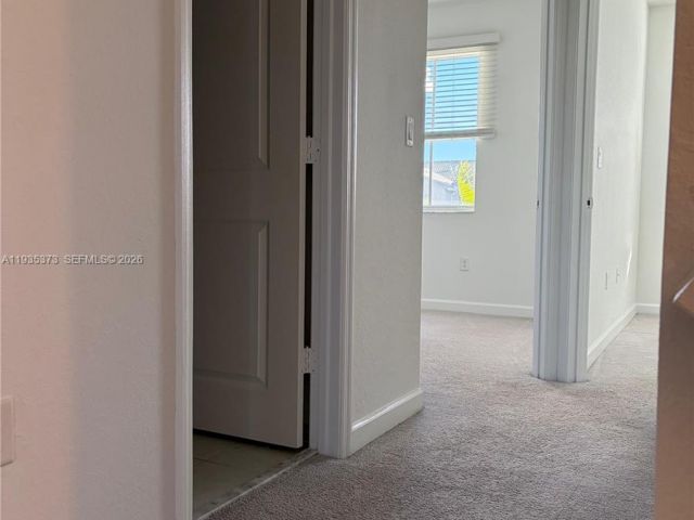 Дом в аренду по адресу 2661 SE 10th St 2661 - фото 7454948