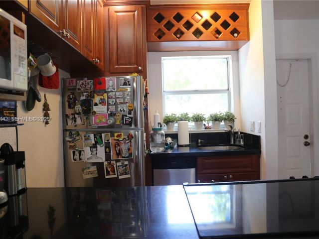 Продажа дома по адресу 798 Crandon Blvd 13-C - фото 6930013