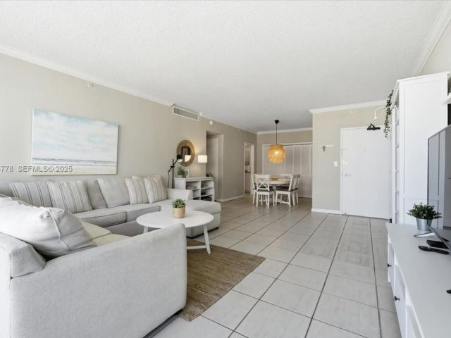 Продажа квартиры #915 - фото 6930885