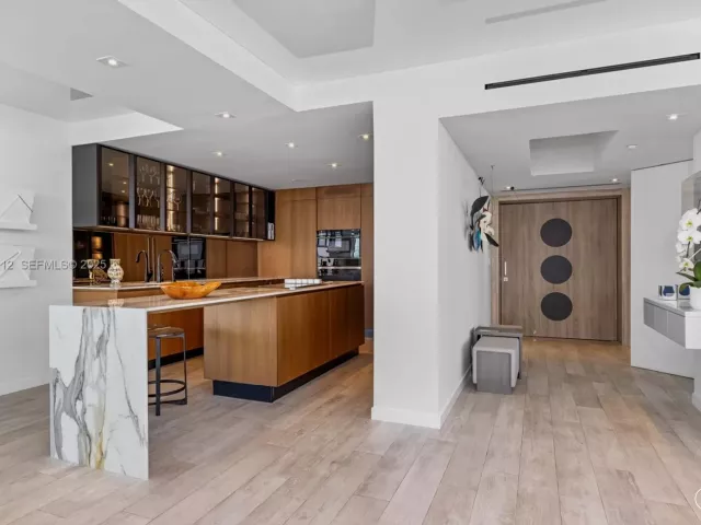 Продажа квартиры #3501 - фото 6931212