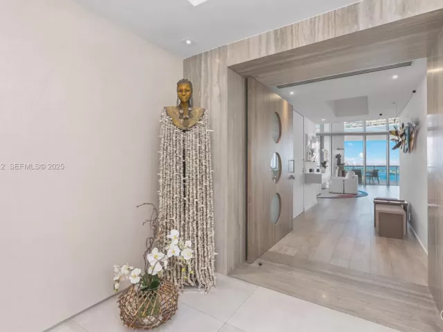 Продажа квартиры #3501 - фото 6931214