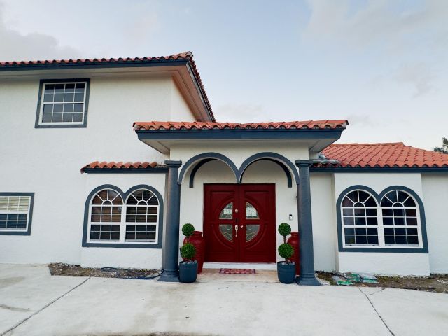 Продажа дома по адресу 1412 W 27th Street - фото 6930971