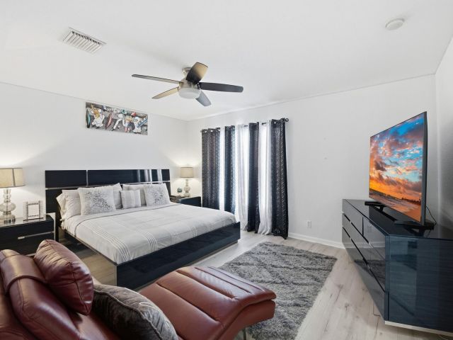 Продажа дома по адресу 4162 Winnipeg Way - фото 6933634