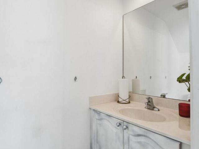 Продажа дома по адресу 4162 Winnipeg Way - фото 6933635