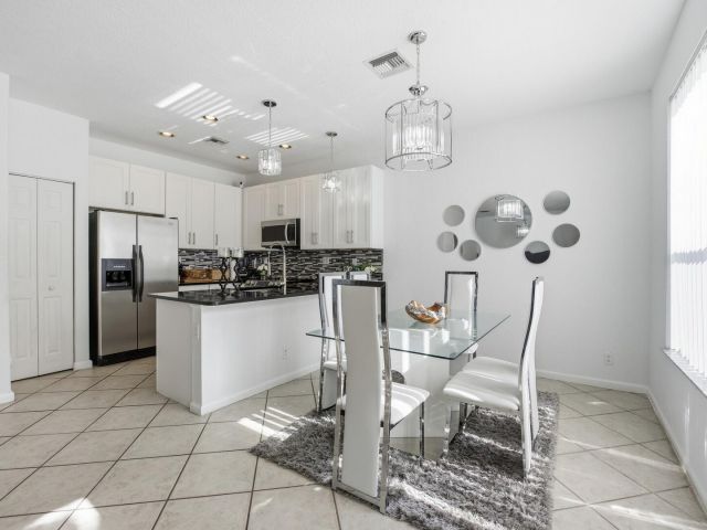 Продажа дома по адресу 4162 Winnipeg Way - фото 6933640