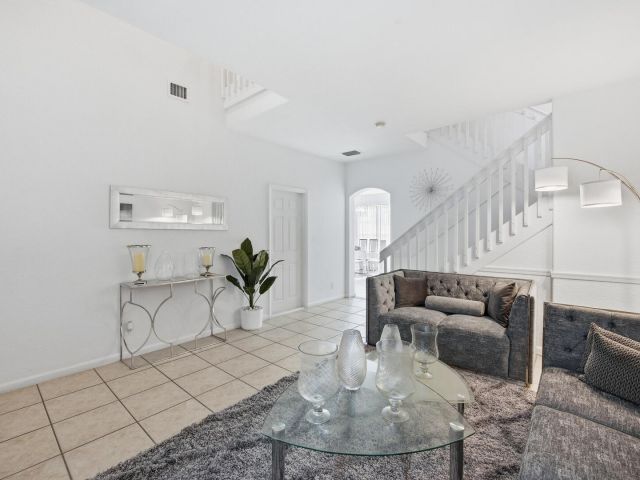 Продажа дома по адресу 4162 Winnipeg Way - фото 6933646