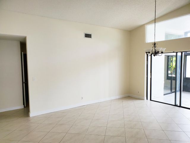 Дом в аренду по адресу 11897 Sunchase Court - фото 6936408