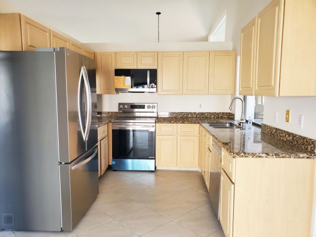 Дом в аренду по адресу 11897 Sunchase Court - фото 6936413