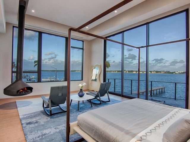 Продажа дома по адресу 6315 S Flagler Drive - фото 6932245