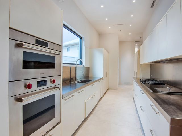 Продажа дома по адресу 6315 S Flagler Drive - фото 6932252