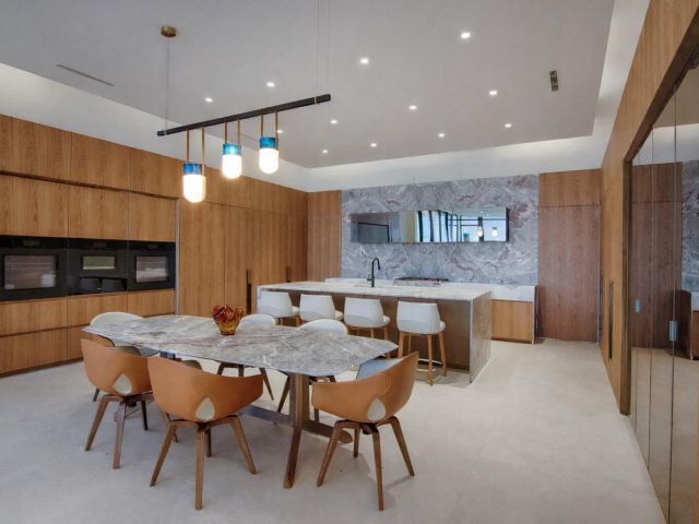 Продажа дома по адресу 6315 S Flagler Drive - фото 6932255