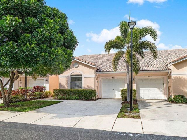 Дом в аренду по адресу 2437 S Coral Trace Cir 2437 - фото 7427402