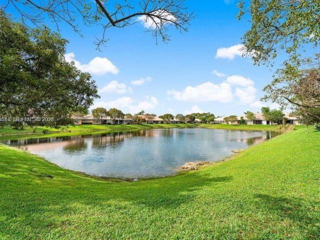Дом в аренду по адресу 2437 S Coral Trace Cir 2437 - фото 7427404