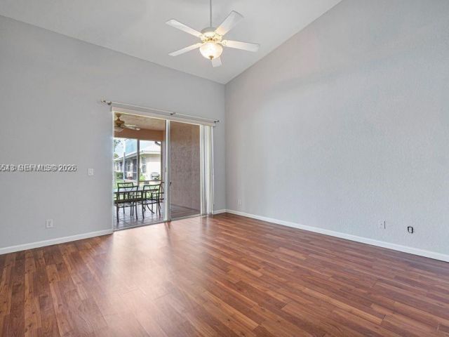 Дом в аренду по адресу 2437 S Coral Trace Cir 2437 - фото 7427415