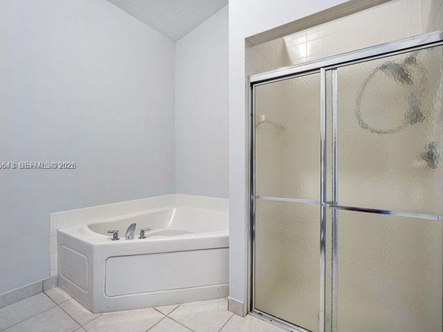 Дом в аренду по адресу 2437 S Coral Trace Cir 2437 - фото 7427417