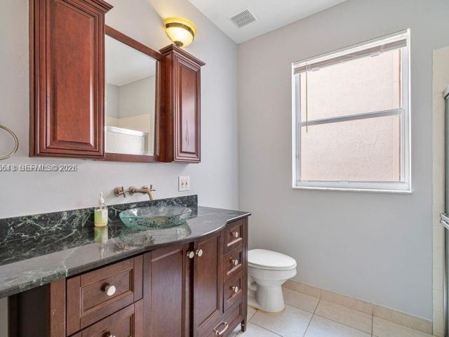 Дом в аренду по адресу 2437 S Coral Trace Cir 2437 - фото 7427419