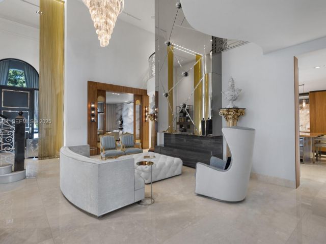 Продажа дома по адресу 176 S Hibiscus Drive - фото 6932913