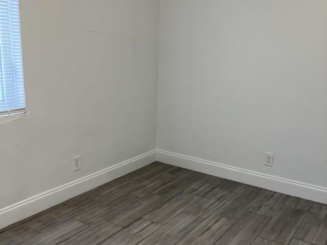 Дом в аренду по адресу 949 30th Street - фото 6932095