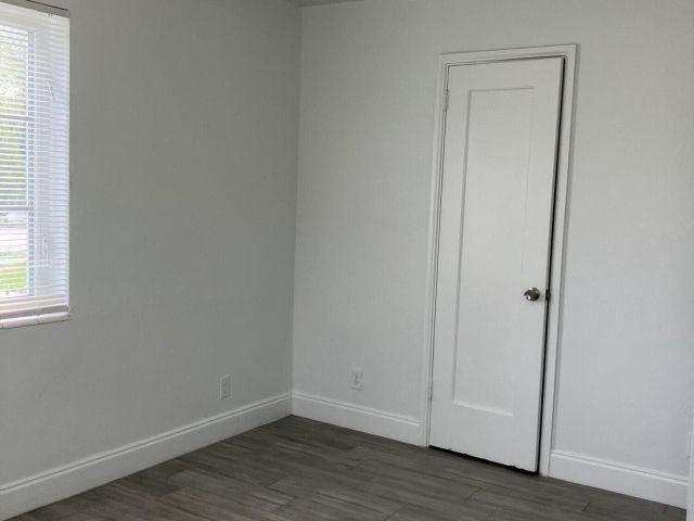 Дом в аренду по адресу 949 30th Street - фото 6932097