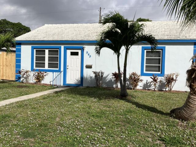 Дом в аренду по адресу 949 30th Street - фото 6932101