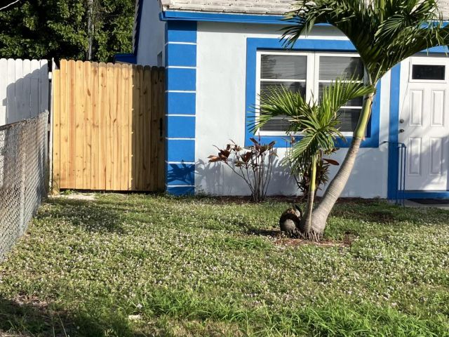 Дом в аренду по адресу 949 30th Street - фото 6932102