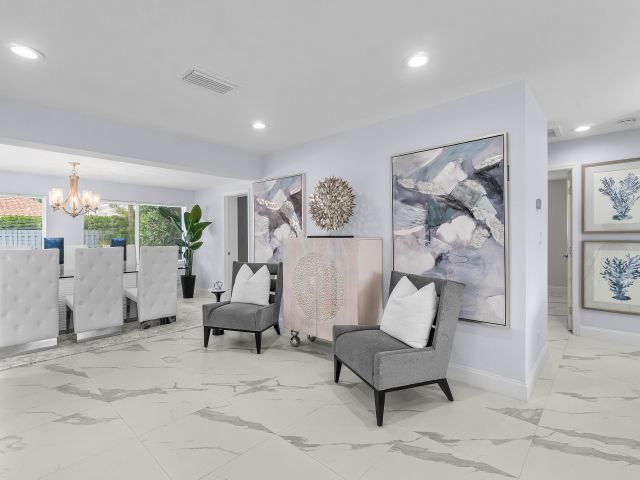 Продажа дома по адресу 465 NW 11th Street - фото 6931642