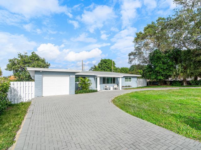 Продажа дома по адресу 465 NW 11th Street - фото 6931648