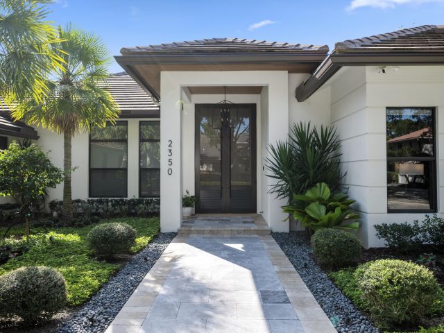 Продажа дома по адресу 2350 NW 43rd Street - фото 6937588