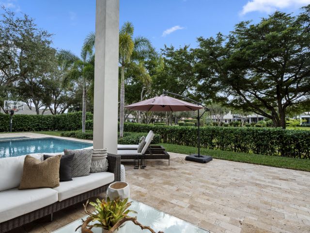 Продажа дома по адресу 2350 NW 43rd Street - фото 6937592