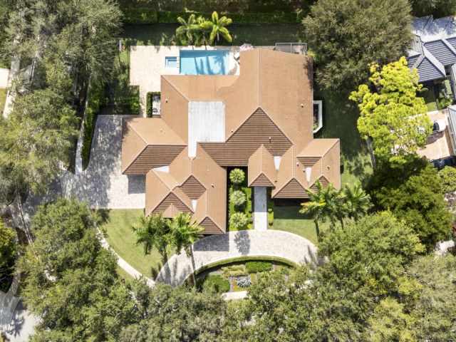 Продажа дома по адресу 2350 NW 43rd Street - фото 6937602