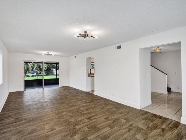 Продажа дома по адресу 9855 Robins Nest Road - фото 6934794