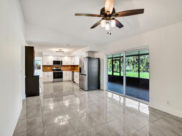 Продажа дома по адресу 9855 Robins Nest Road - фото 6934795