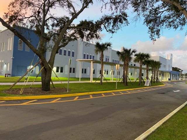 Продажа дома по адресу 1260 SW 8th Street SW - фото 6932951