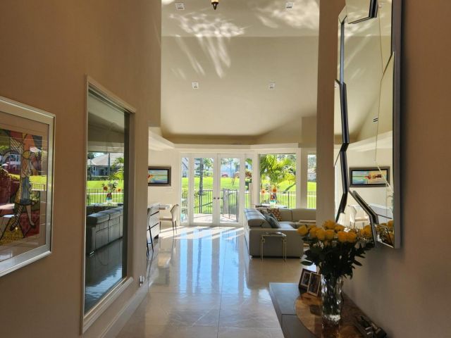 Дом в аренду по адресу 5480 NW 41st Terrace - фото 6932515