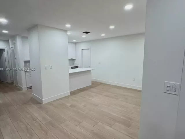 Дом в аренду по адресу 828 El Rado St - фото 6932467