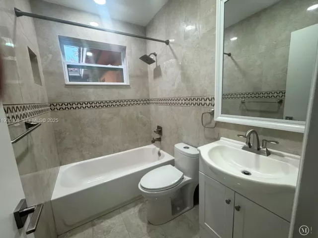 Дом в аренду по адресу 828 El Rado St - фото 6932462