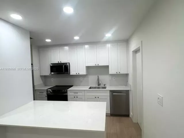 Дом в аренду по адресу 828 El Rado St - фото 6932465