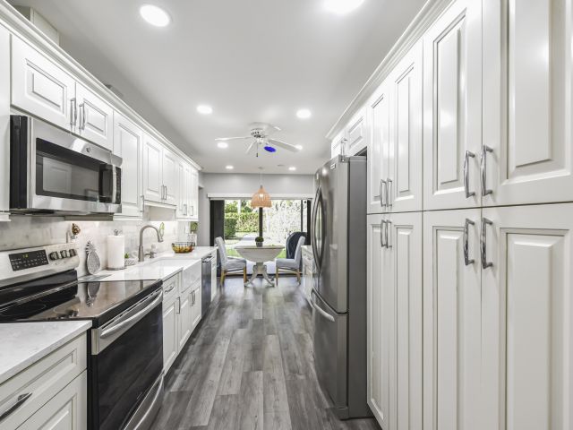 Продажа дома по адресу 6413 Casabella Lane - фото 6932773