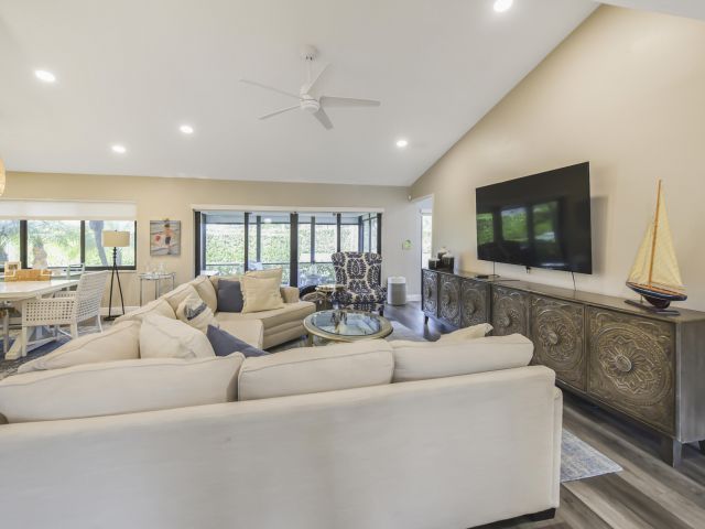 Продажа дома по адресу 6413 Casabella Lane - фото 6932779