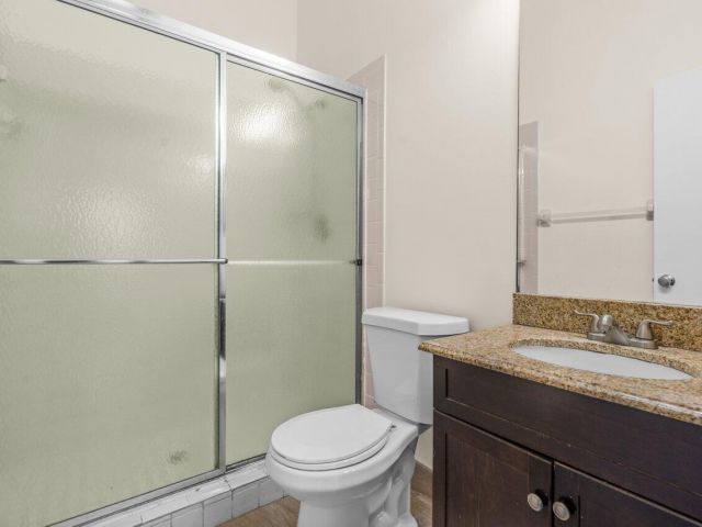 Дом в аренду по адресу 9112 SW 21st Court E - фото 6939542