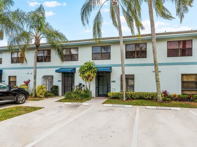 Дом в аренду по адресу 9112 SW 21st Court E - фото 6939559