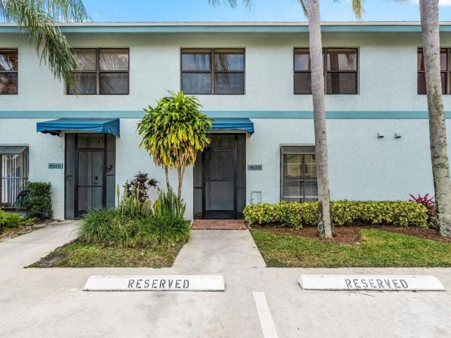 Дом в аренду по адресу 9112 SW 21st Court E - фото 6939560