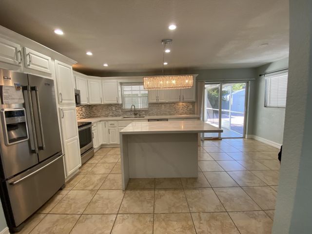 Дом в аренду по адресу 3436 Housatonic Drive S - фото 6933327